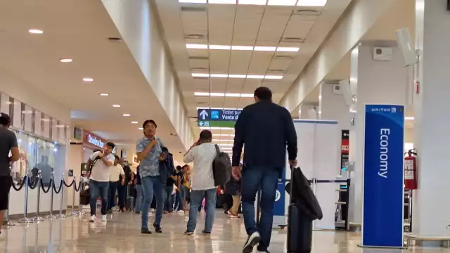 ¿Cuánto cuesta un viaje en taxi del aeropuerto de Cancún a Tulum?