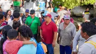 Ante las insistencias de la comunidad, personal de la CFE llegó a Candelaria