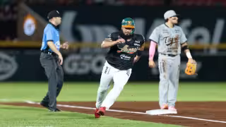 Leones de Yucatán dejan escapar la victoria y caen 5-4 ante Tigres de Quintana Roo