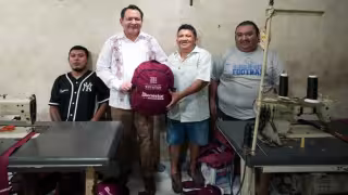 Más de 15 mil mochilas salen de talleres de Huhí para estudiantes de Yucatán