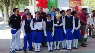 Emoción y disciplina en concurso de escoltas en Sabancuy