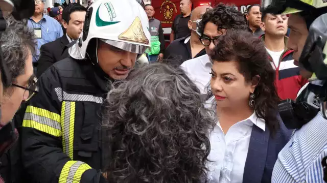 Confirman 4 muertes en el incendio en la alcaldía Benito Juárez.