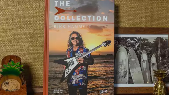 Este libro presenta la colección de guitarras y algunos momentos destacados de la trayectoria de Kirk Hammett. Este libro presenta la colección de guitarras y algunos momentos destacados de la trayectoria de Kirk Hammett.