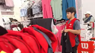 Este fenómeno cobra fuerza durante el verano, especialmente en comercios del primer cuadro