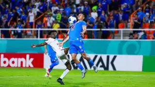 La Máquina debuta con victoria