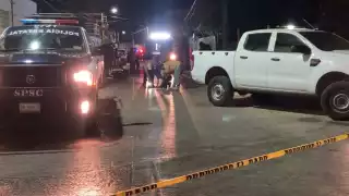 Dos personas fueron atacadas a balazos por sujetos en motocicleta en la avenida Colosio.