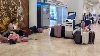 Pasajeros denunciaron la poca información que les dieron, tras la cancelación de dos vuelos