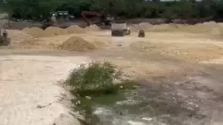 Según habitantes, el traslado del material pétreo se viene realizando desde hace un mes.