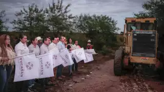 Joaquín Díaz Mena dio el banderazo de inicio a los trabajos de rehabilitación del camino hacia Oxkintok en Maxcanú