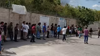 “Eso no alcanza ni para el pasaje”: Empleados de una maquiladora de Tizimín mantienen protesta tras recibir al menos 8 pesos de utilidades