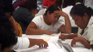 Medio millón de adultos no cuentan con estudios básicos completos en Yucatán, reporta el INEA
