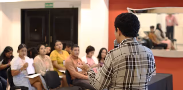 Las colegiaturas ascienden hasta los 4 mil pesos por alumno, pero sus estudios no tienen validez