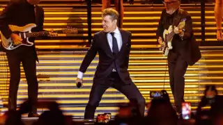 Luis Miguel podría tener neumonía y estar en tratamiento médico