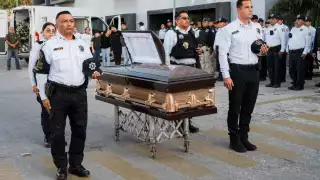 Montaron guardia de honor, con cuerpo presente en las instalaciones de la SPSC