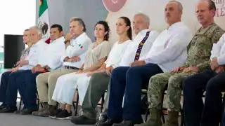 AMLO y Sheinbaum encabezan inició de producción de la Refinería Dos Bocas Olmeca