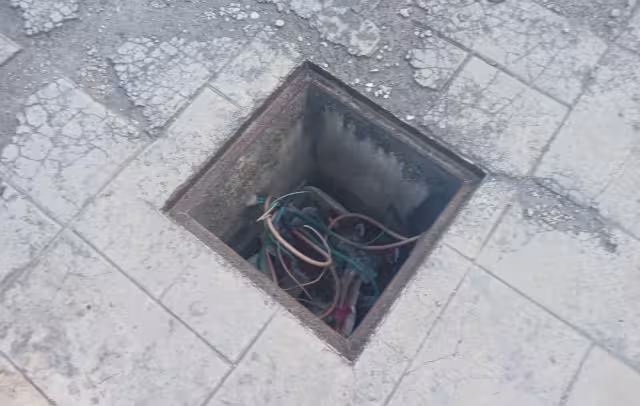 Servicios Públicos atiende riesgo eléctrico en la colonia Morelos tras robo