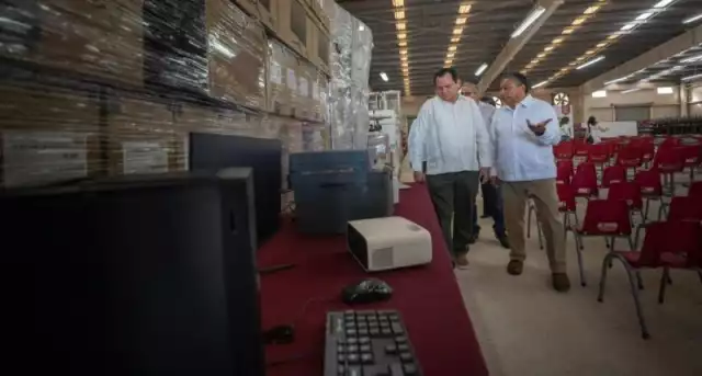 Yucatán fortalece infraestructura educativa con entrega de mobiliario escolar