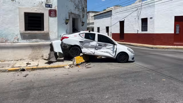 El taxista y la pasajera fueron atendidos por paramédicos
