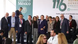 Participan gobernadores en la Asamblea Ordinaria del IMSS en Puebla
