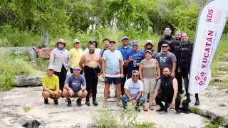 Con apoyo de voluntarios y buzos especializados retiraron más de 100 kilos de residuos sólidos