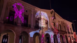 Yucatán enciende de rosa el Palacio de Gobierno y proyecta emotivo videomapping por el cáncer de mama