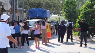 Exigen paso de servidumbre hacia la playa desde la avenida Colosio
