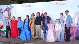 Los reyes del carnaval de diferentes categorías fueron presentados.