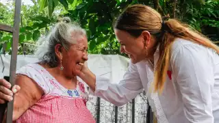 La alcaldesa Cecilia Patrón presenta una estrategia para combatir la pobreza en Mérida