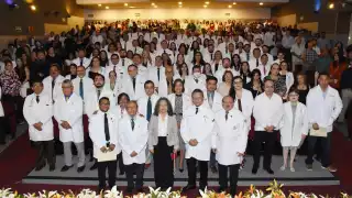 En total, 86 médicos residentes del Hospital Agustín O’Horán culminaron su formación en especialidades