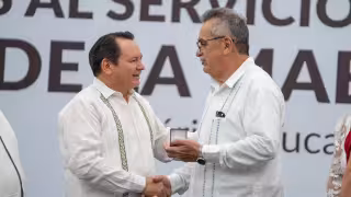 Gobierno de Yucatán homenajea a 485 docentes por su trayectoria educativa