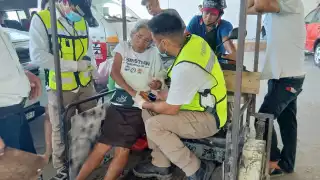 Adulta mayor sufre golpe de calor y pierde el conocimiento en Escárcega 