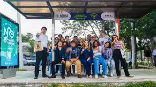 Cecilia Patrón Laviada supervisó ayer uno de las 22 estaciones que cuentan con wifi  gratuito