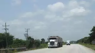 Obras viales en Campeche incluyen pavimentación, drenaje y rehabilitación