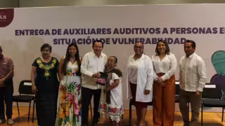 Se entregaron aparatos auditivos a personas en situación de vulnerabilidad en Yucatán