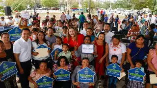 El Ayuntamiento de Mérida entregó 392 acciones de vivienda, con inversión de más de 26 mdp