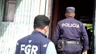 Investigaciones federales y  cooperación con Interpol revelan  la presencia de individuos  asociados a fraudes, lavado de  dinero y narcotráfico, en Cancún,  Playa del Carmen y Tulum.