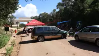 Campesinos de Calkiní exigen el pago prometido por SEDENA para liberar un tramo afectado por la obra