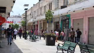 Hay ligero movimiento en el Centro de Mérida ante la ausencia de lluvias