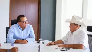 Se reúnen el presidente de la Jugocopo, Víctor Lozano, y quien será su sucesor: Wilmer Monforte
