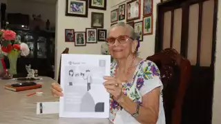 A sus 94 años, María Grimalda Dorantes cumplió el sueño anhelado de recibir su certificado de estudios