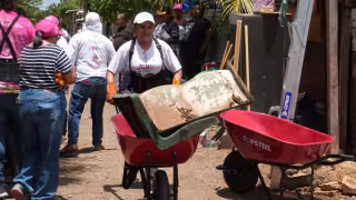 DIF Yucatán atiende a familias afectadas por lluvias en Mérida