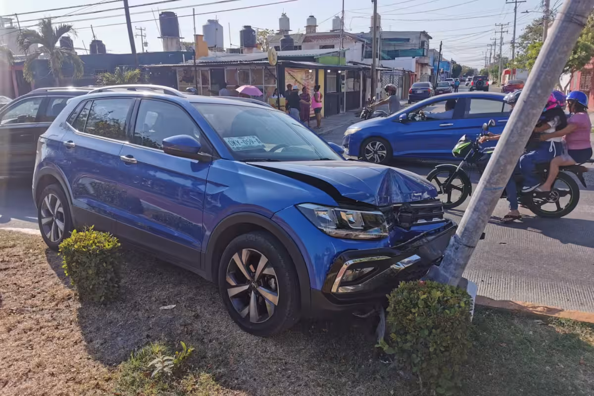 Camioneta sin frenos provoca choque múltiple y deja un lesionado en ...