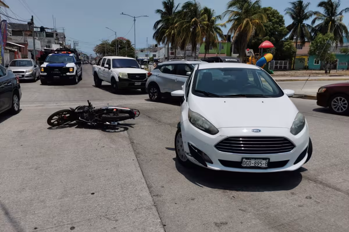 Fuerte choque en Ciudad del Carmen deja a motociclistas con heridas ...