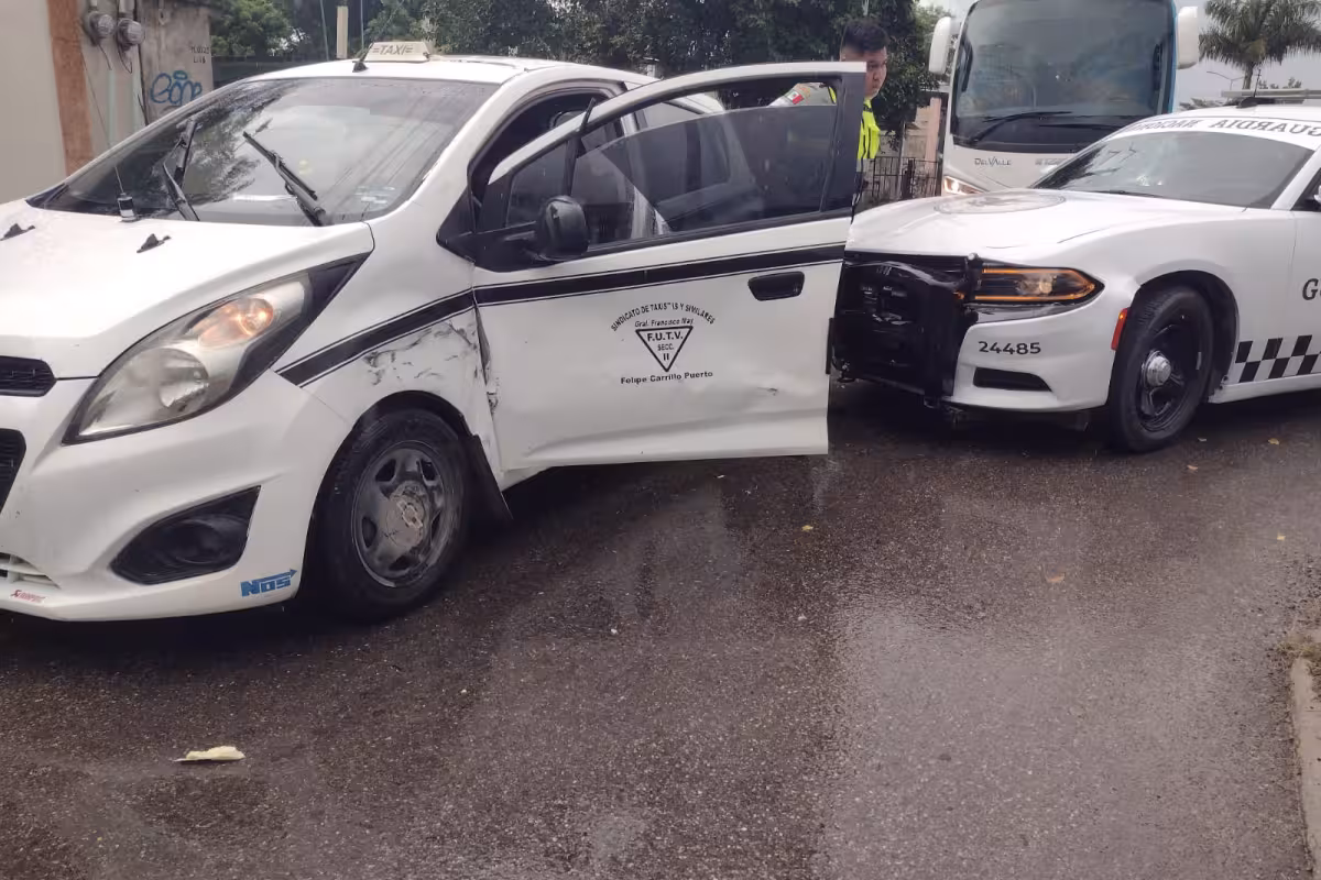 Patrulla de la Guardia Nacional choca contra taxi en Felipe Carrillo ...