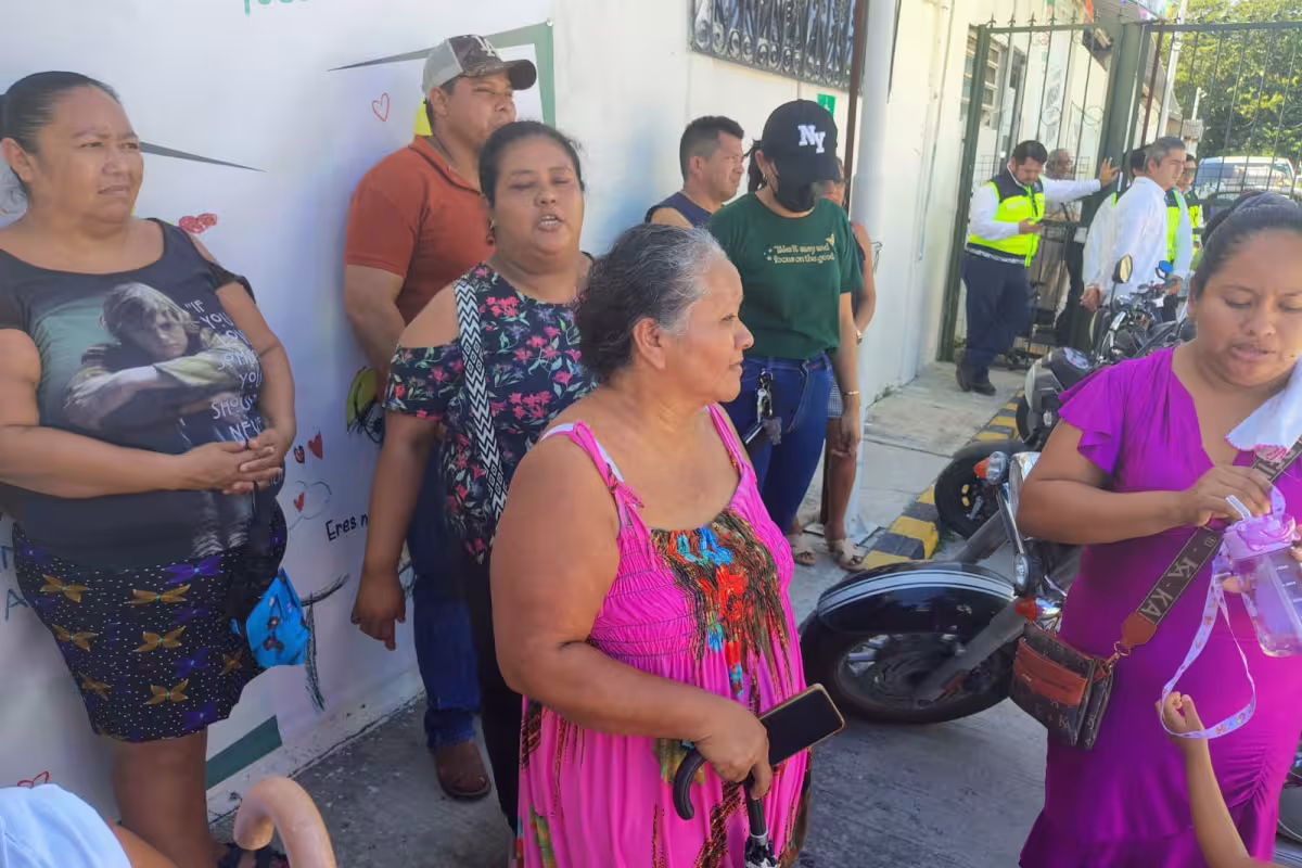“Estamos desesperados": Vecinos bloquean instalaciones de la CFE en ...
