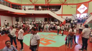 Maestros de Yucatán protestan en  el SNTE en Mérida