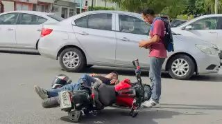 Motociclista resulta lesionado tras chocar con camión en Chetumal