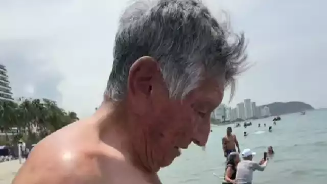 La visita a la playa del señor conmovió a usuarios de la plataforma