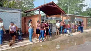 Bloquean acceso a kinder de Bolonchén de Rejón por falta de educadora 