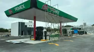     Pobladores de Sabancuy exigen otra gasolinera; la única no se da abasto    